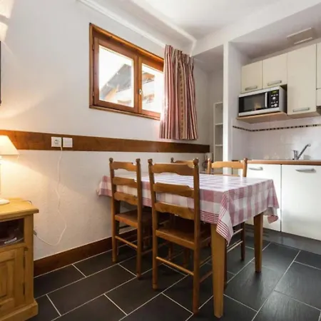 Les Aiguilles De Warens Aparthotel Combloux Room photo